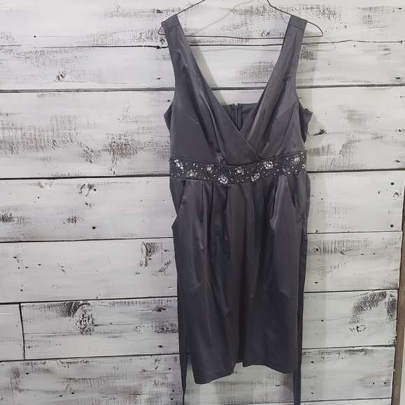 Ladies Size 14 Formal Dress - Picture 2 of 3